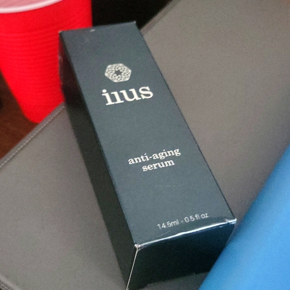 Ilus Anti-Aging Serum (Removes Fine Lines and Wrinkles)